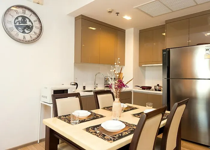 Spacious 2br - 5 Min Bts Thonglor 公寓 *