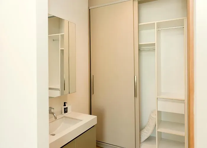 Spacious 2br - 5 Min Bts Thonglor 公寓 *