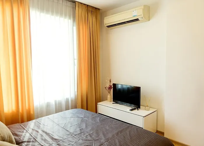 Spacious 2br - 5 Min Bts Thonglor
